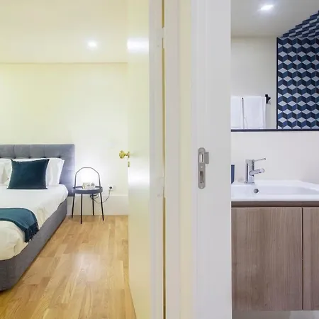 Douro River View From An Award Winning Building Apartamento