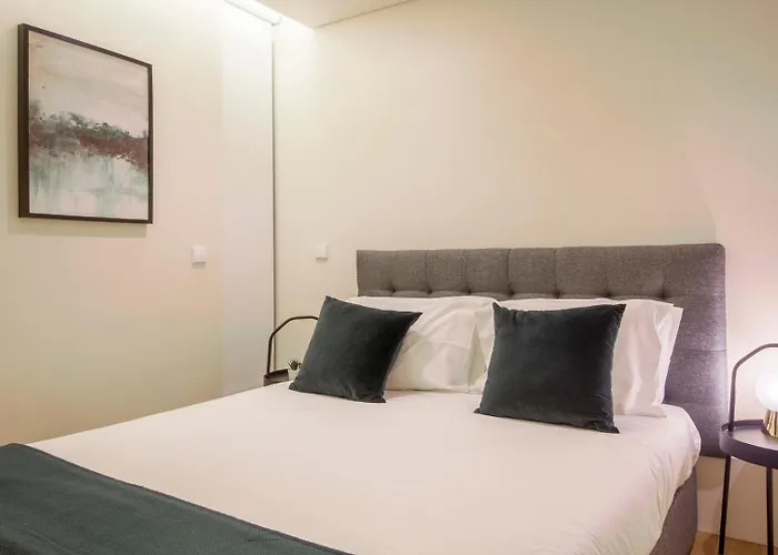 Douro River View From An Award Winning Building Apartament